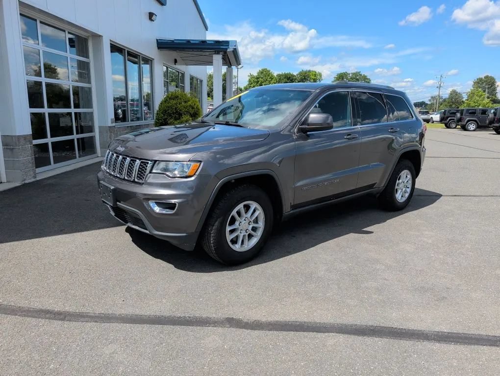 Used 2018 Jeep Grand Cherokee Laredo AWD/4WD image 9