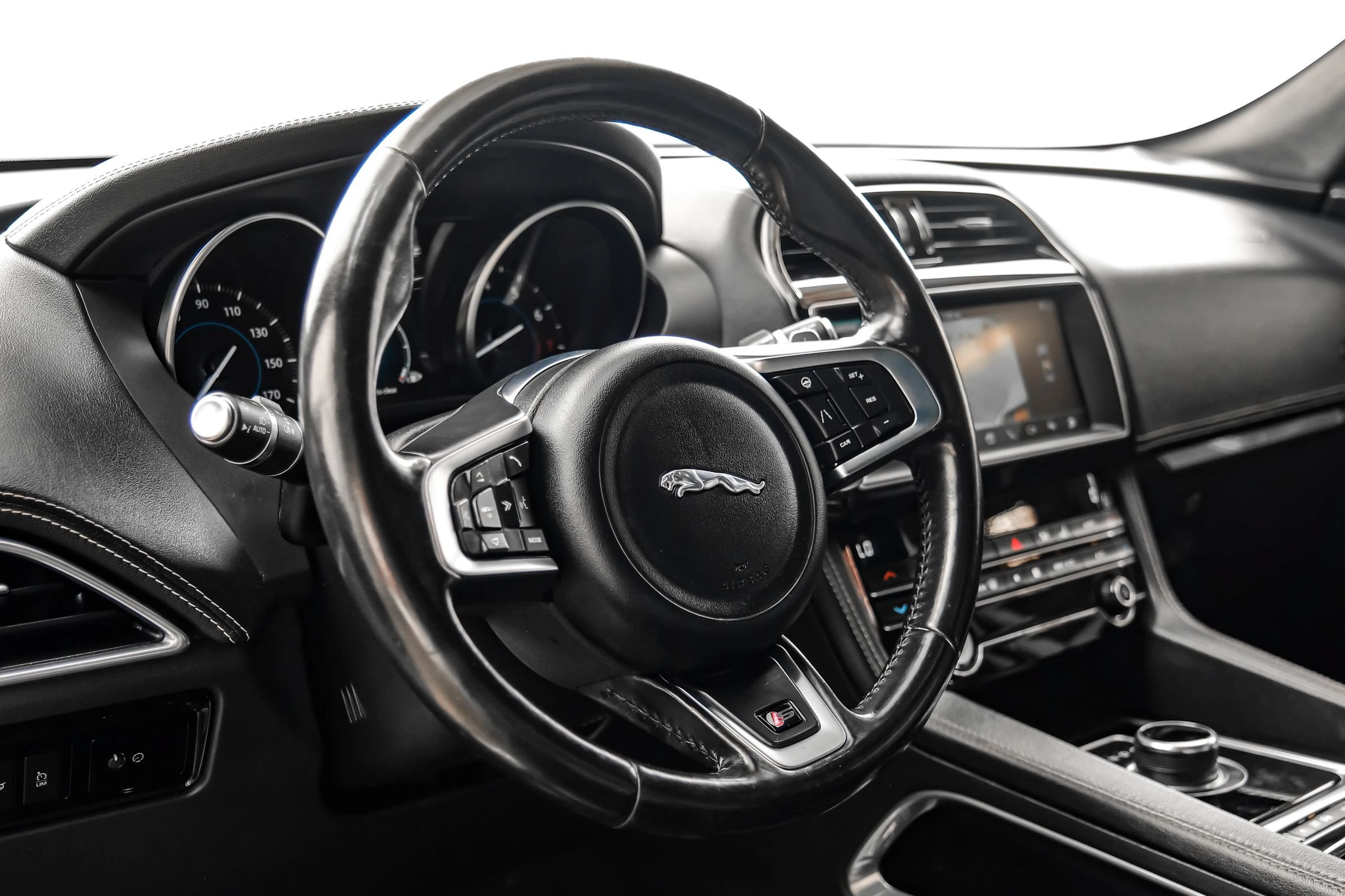 Used 2020 Jaguar F-PACE S AWD/4WD image 13