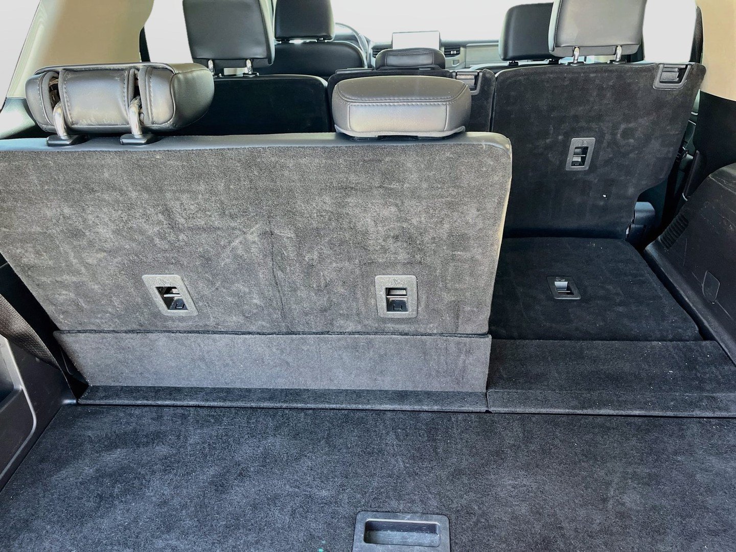 Used 2024 Ford Expedition XLT RWD image 28