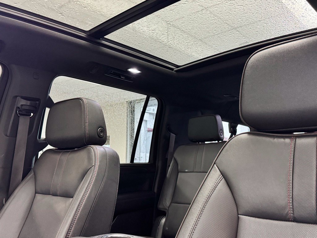 Used 2022 Chevrolet Suburban RST w/ Sport Performance Package AWD/4WD image 23