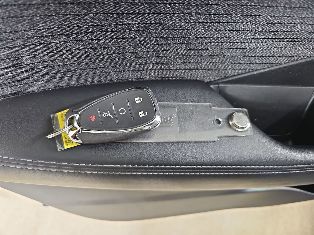 Used 2023 Nissan Rogue SV image 40