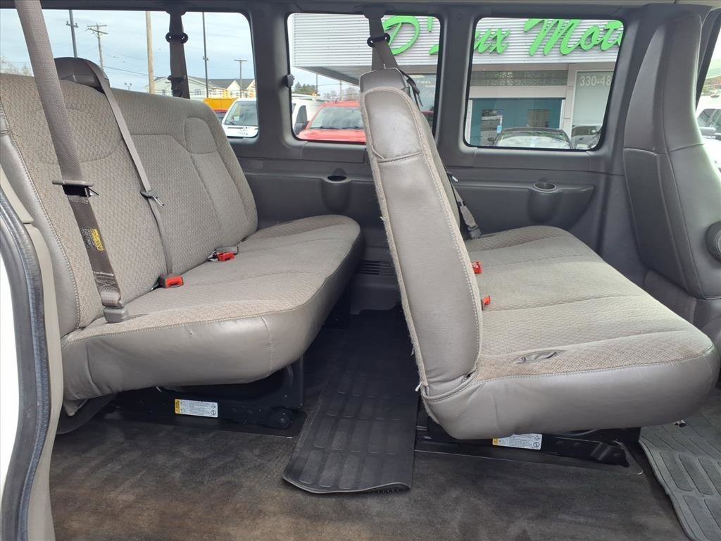 Used 2017 Chevrolet Express 3500 LT w/ LT Preferred Equipment Group image 16
