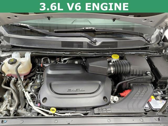 Used 2024 Chrysler Pacifica Touring-L image 16