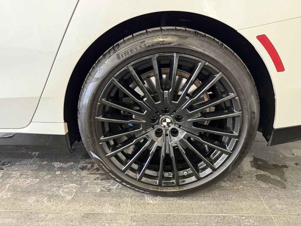 Used 2025 BMW 740i xDrive image 11