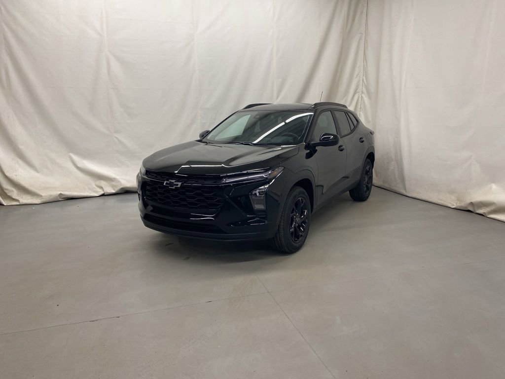 New 2026 Chevrolet Trax LT w/ Driver Confidence Package image 2