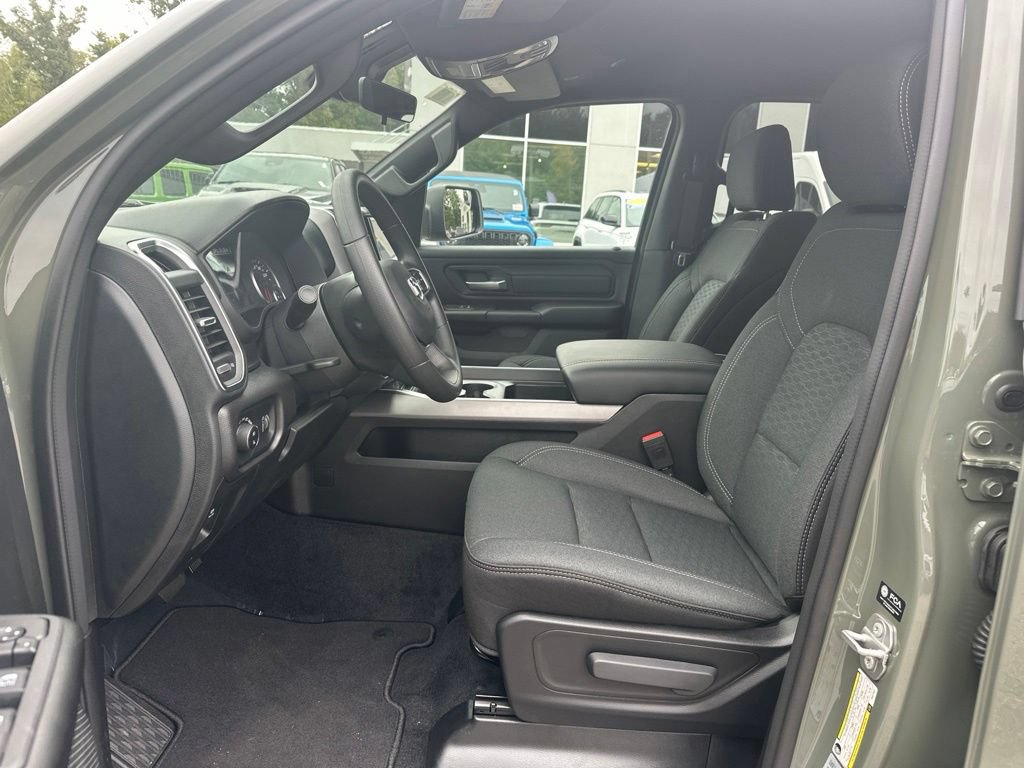 New 2026 RAM 1500 Express AWD/4WD image 10