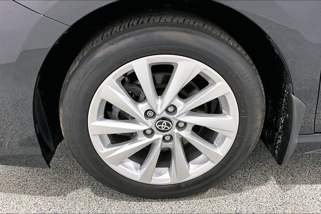 Used 2022 Toyota Camry SE FWD image 39
