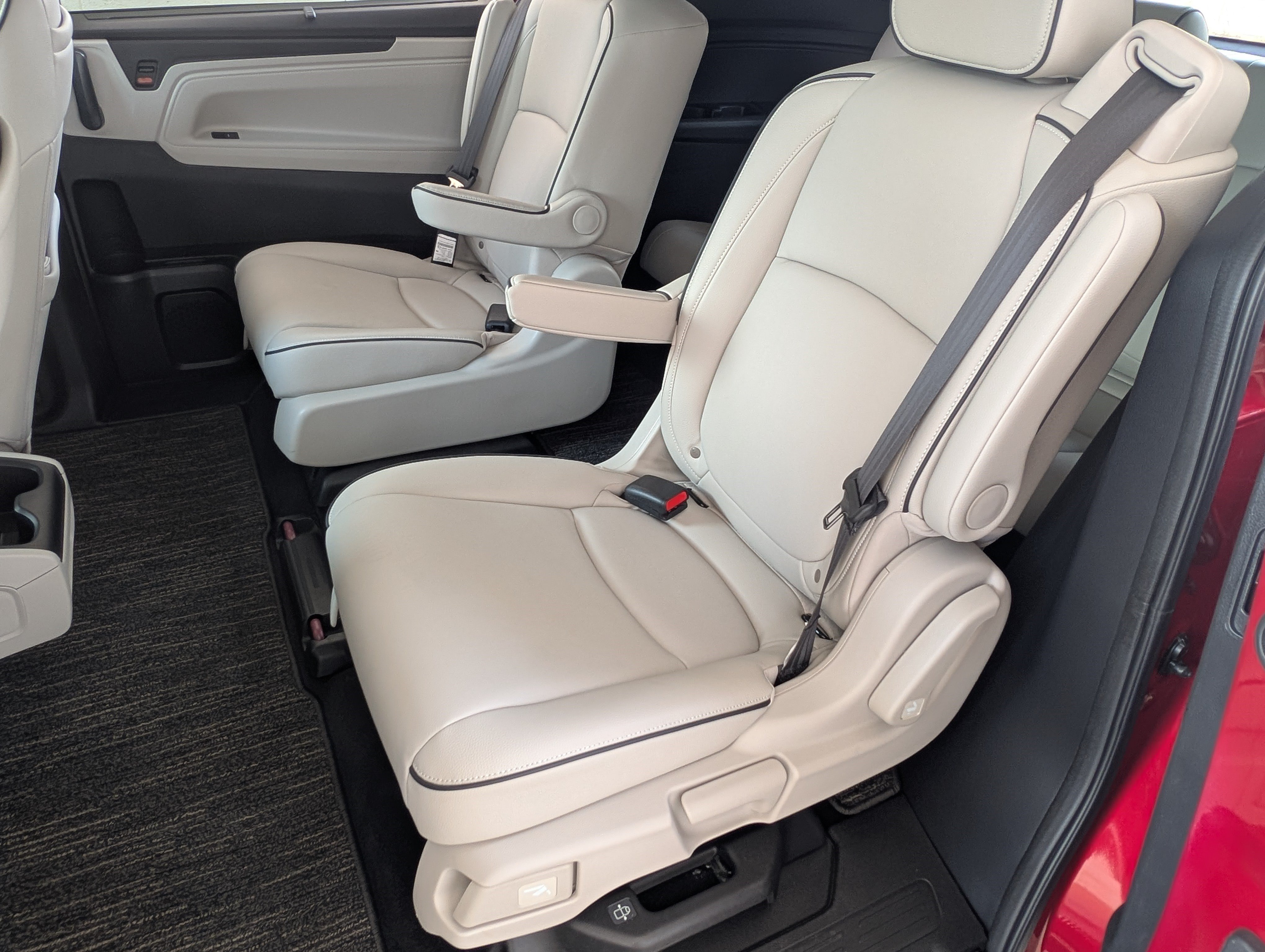 Used 2026 Honda Odyssey Touring image 18