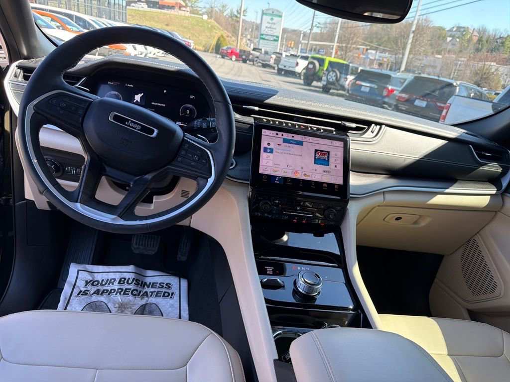 Used 2023 Jeep Grand Cherokee Limited image 20