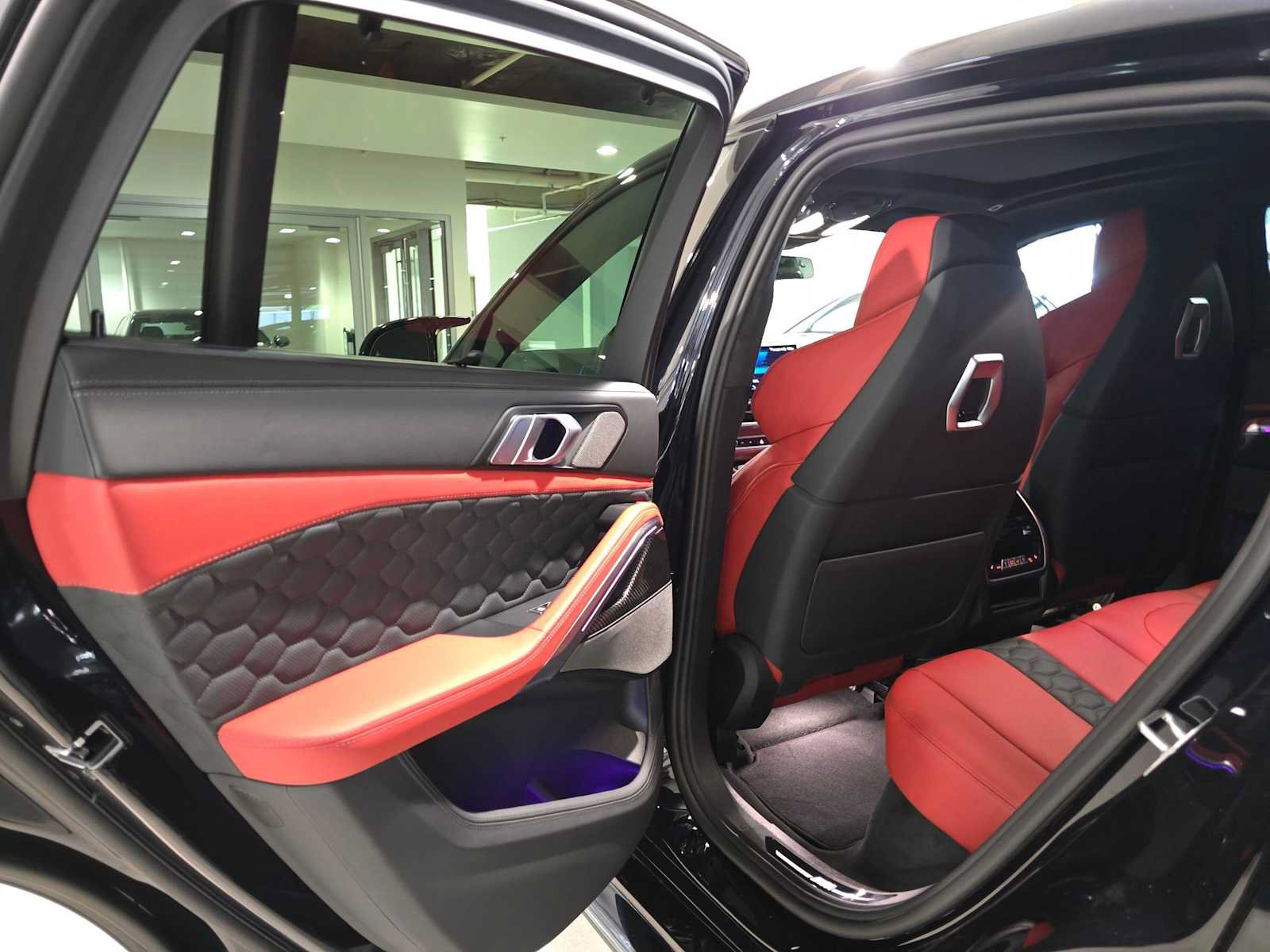 Used 2025 BMW X6 M Competition w/ Executive Package AWD/4WD image 15