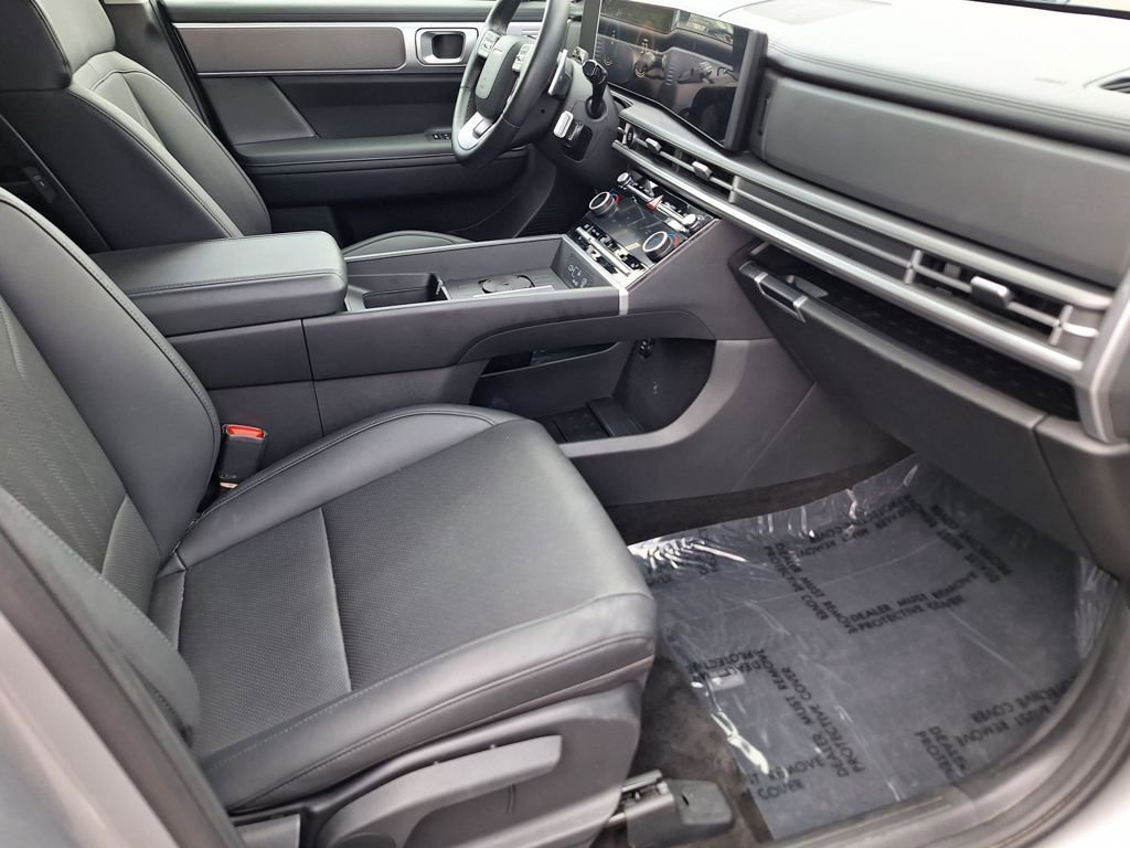Certified 2025 Hyundai Santa Fe SEL image 28