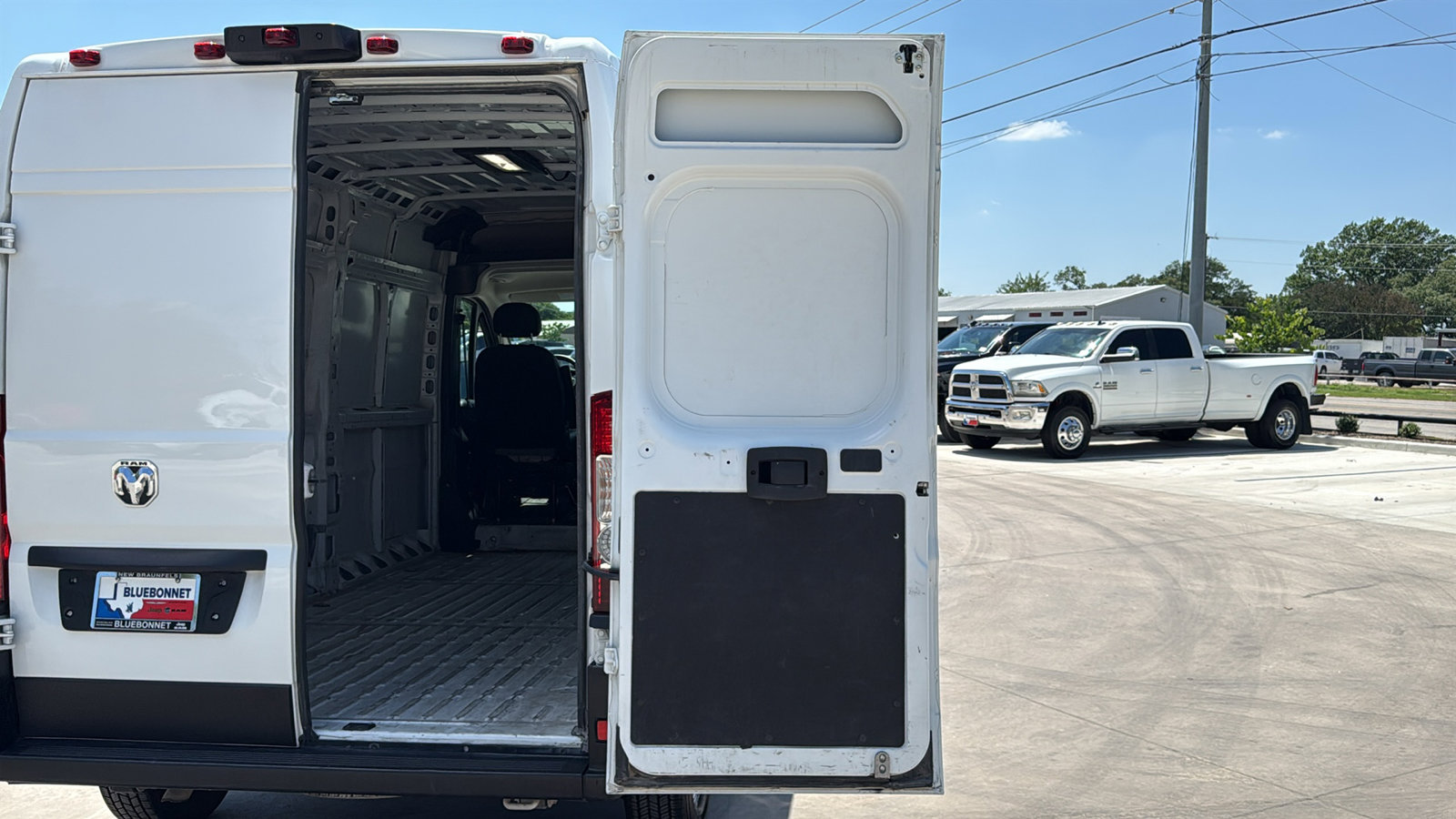Used 2025 RAM ProMaster 2500 w/ Convenience Group FWD image 27