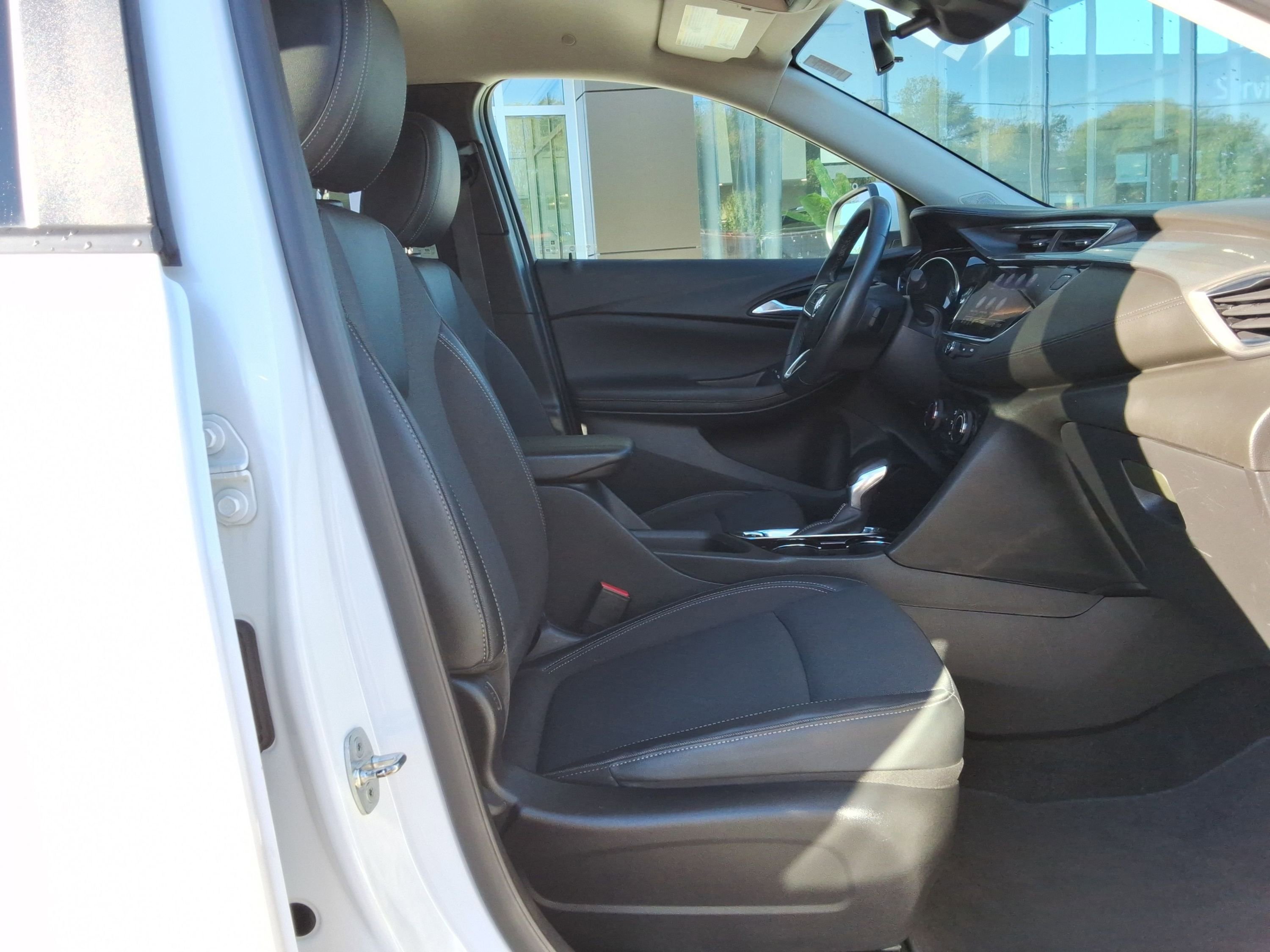 Used 2021 Buick Encore GX Preferred image 31