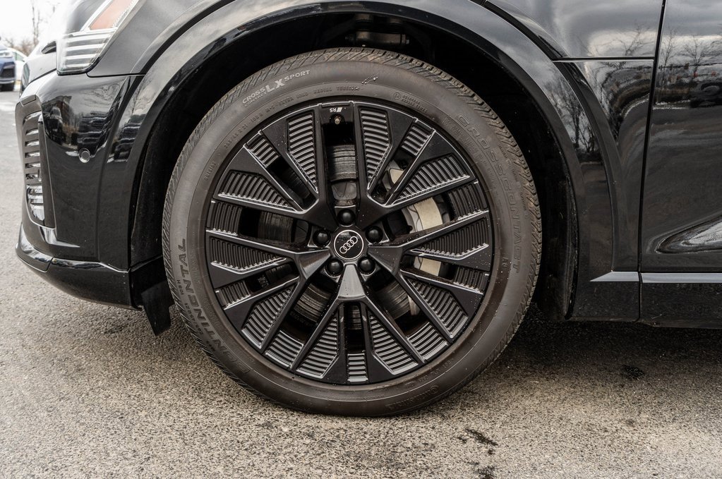 Used 2024 Audi Q8 e-tron Prestige image 40