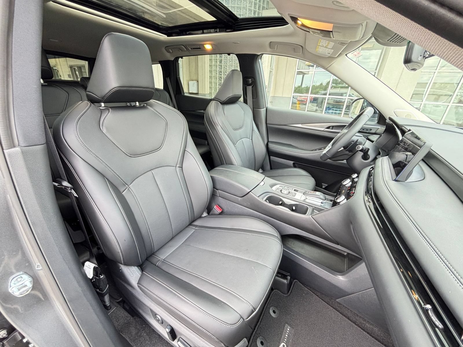 Used 2026 INFINITI QX60 Luxe FWD image 40