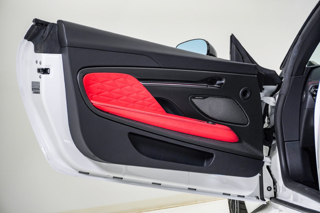 Used 2024 Aston Martin DB12 Coupe RWD image 32