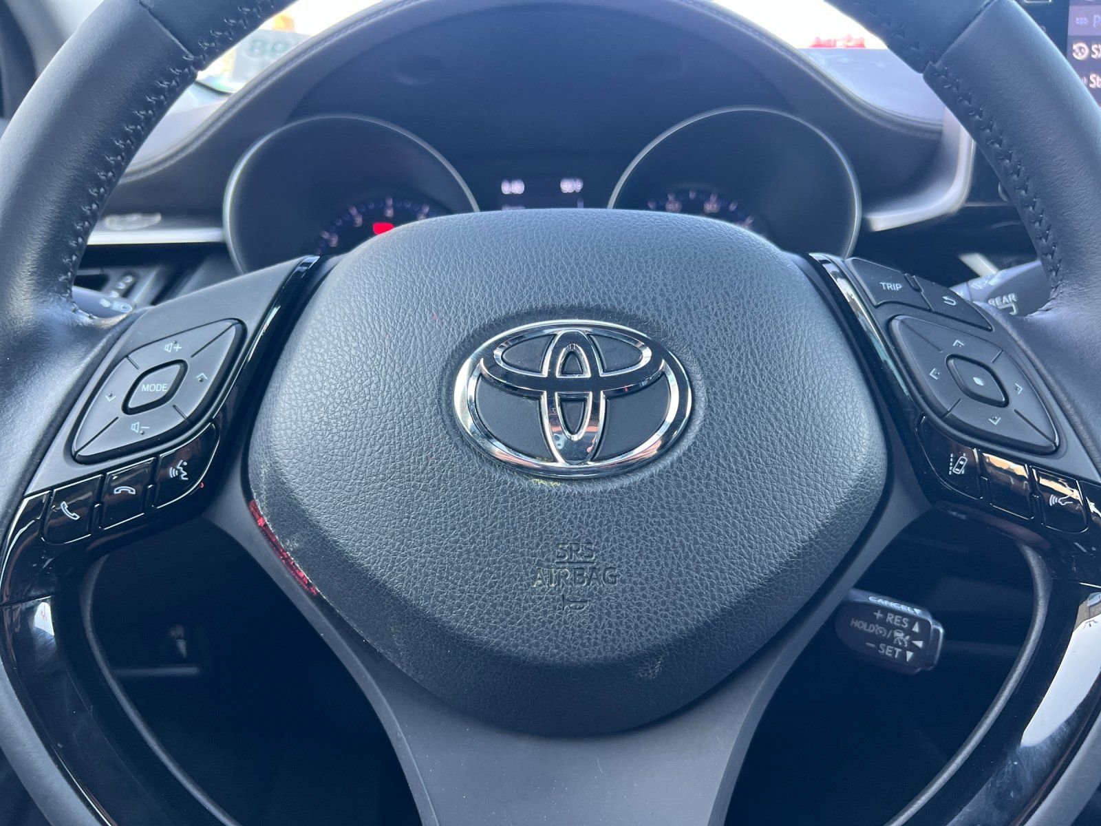 Used 2021 Toyota C-HR Limited image 23