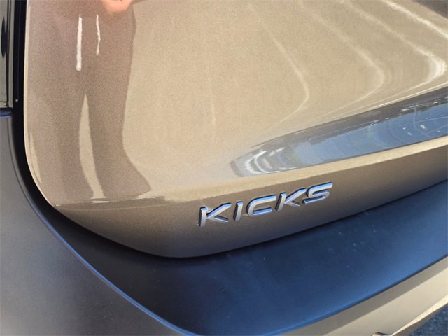Used 2025 Nissan Kicks S image 13
