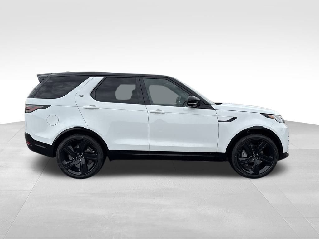 Used 2025 Land Rover Discovery Dynamic SE image 5