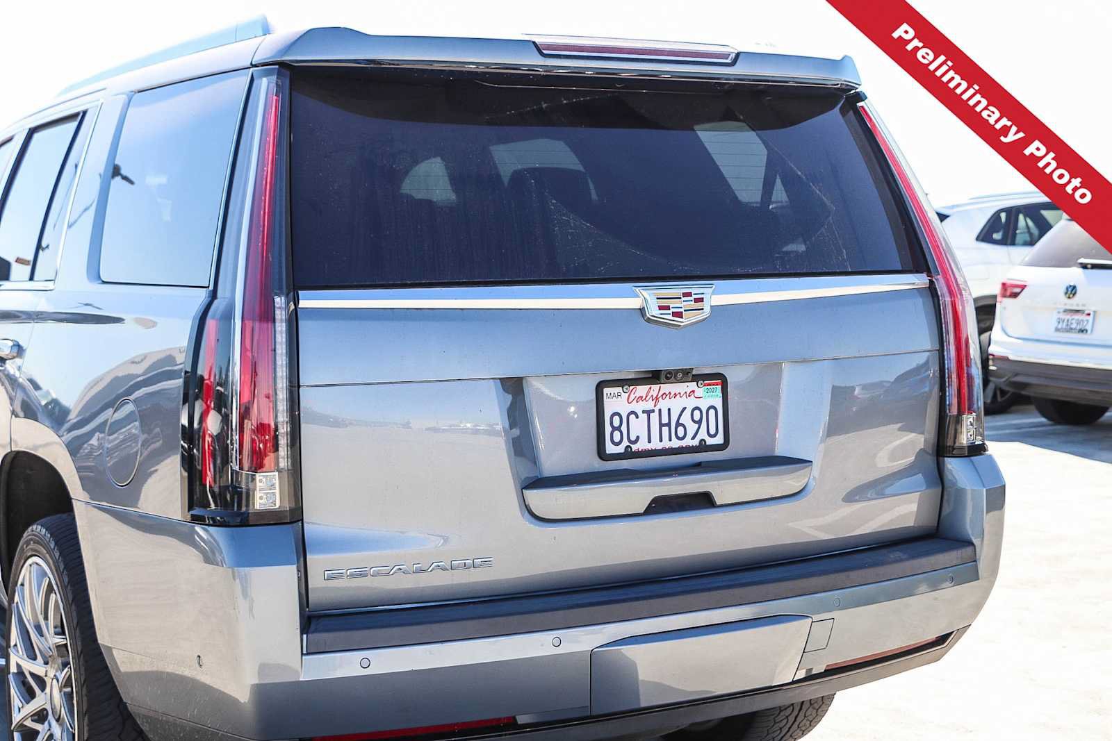 Used 2018 Cadillac Escalade Luxury RWD image 9