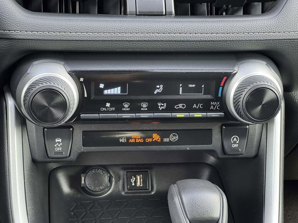 Used 2024 Toyota RAV4 LE image 5