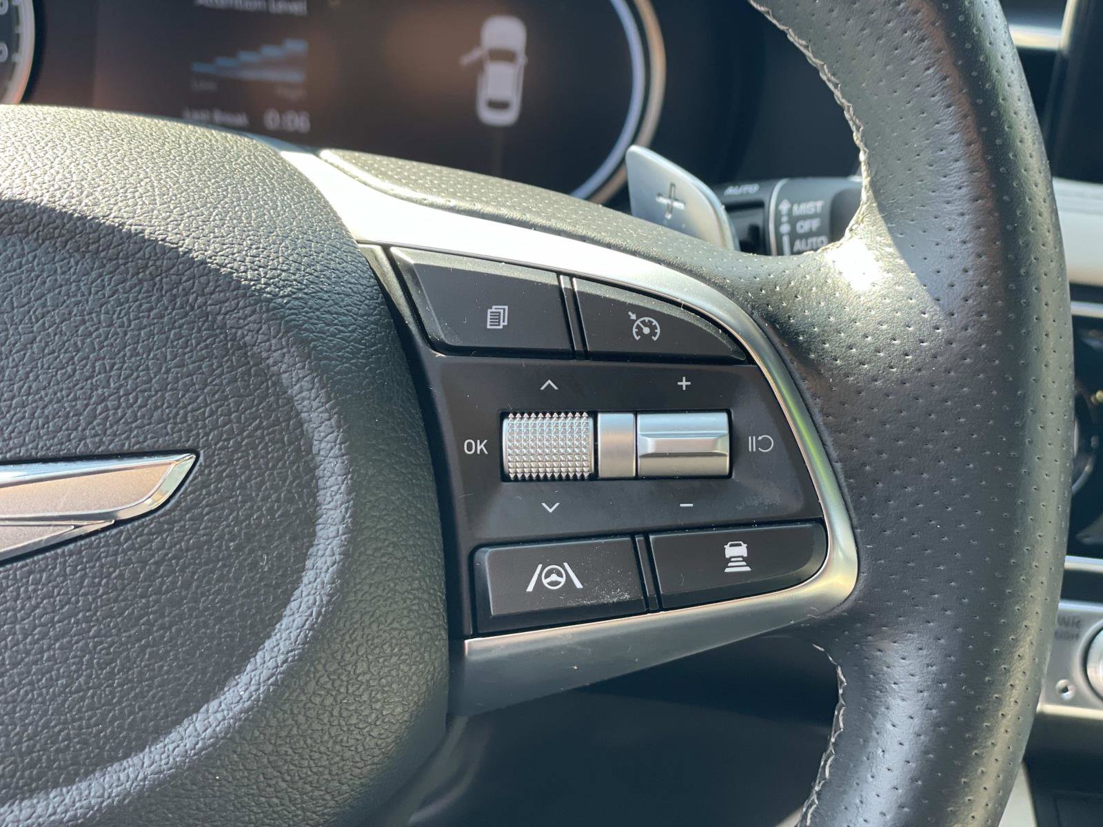 Used 2023 Genesis G70 3.3T w/ Sport Advanced Package image 9