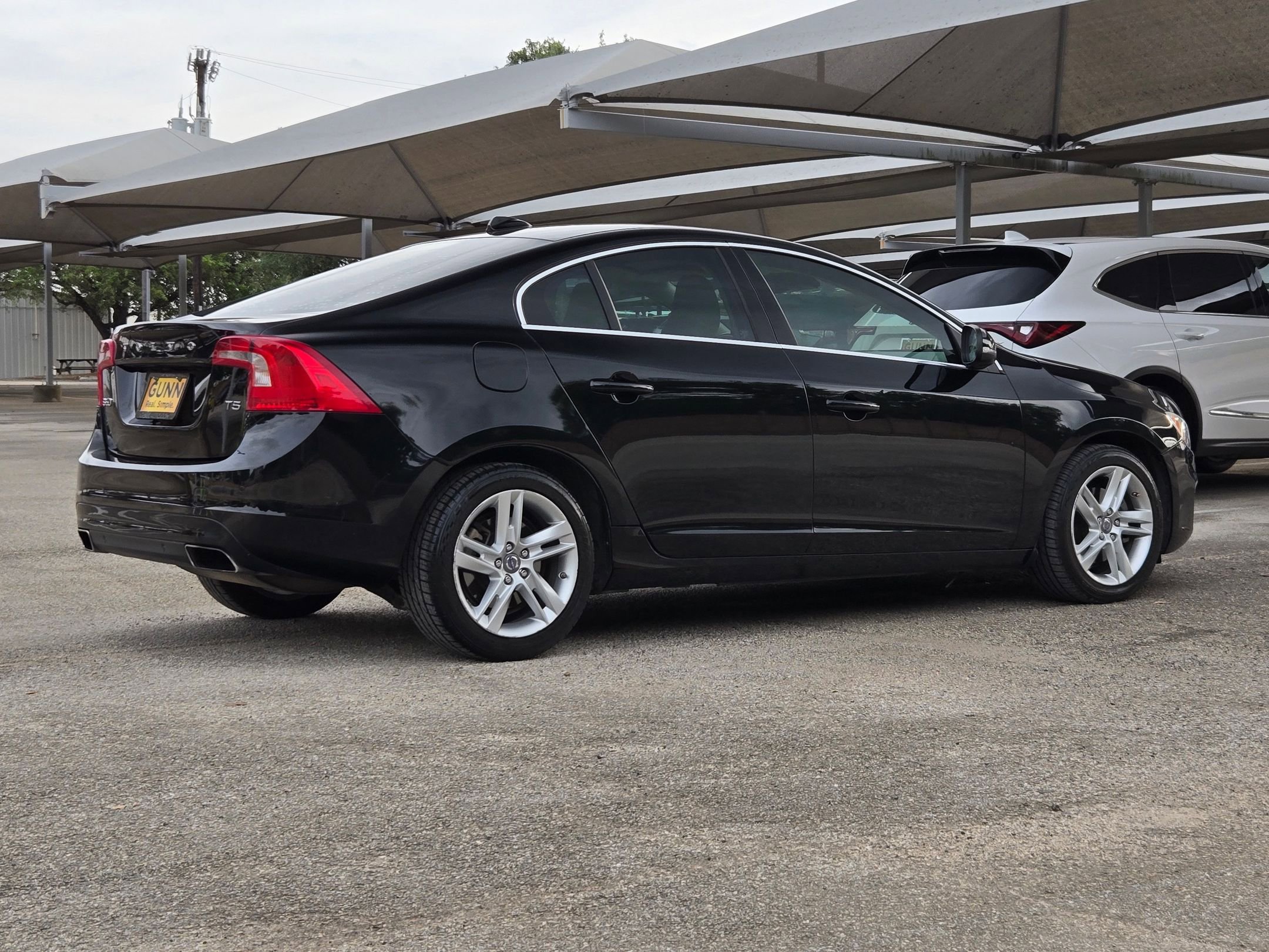 Used 2015 Volvo S60 T5 Premier image 3