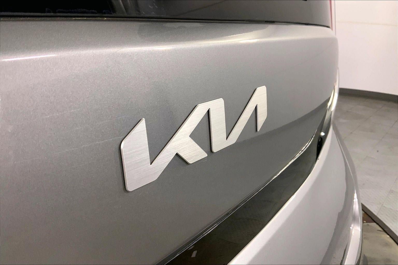 Certified 2025 Kia Soul LX w/ LX Technology Package FWD image 29
