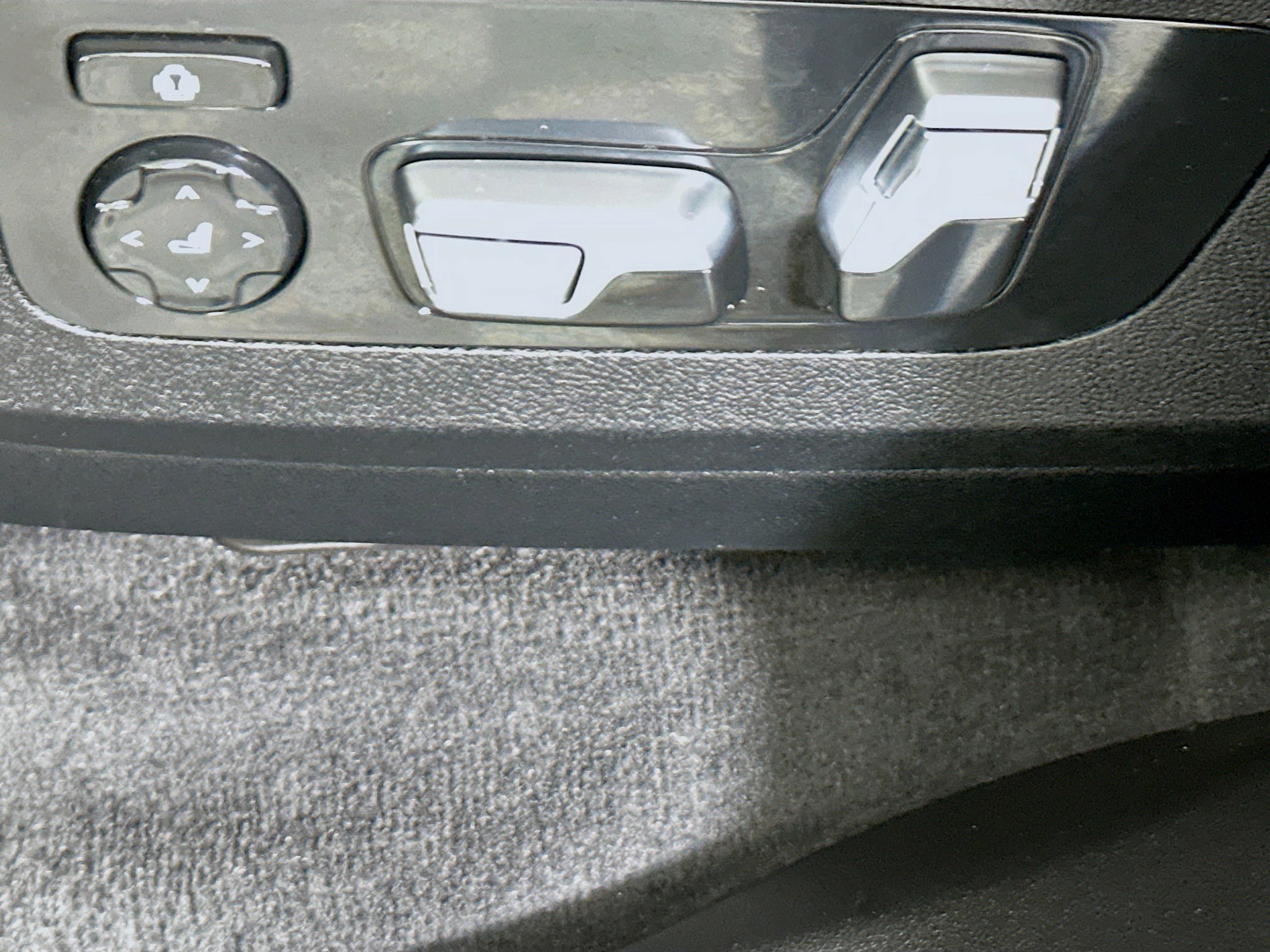 Used 2025 BMW X7 xDrive40i image 13