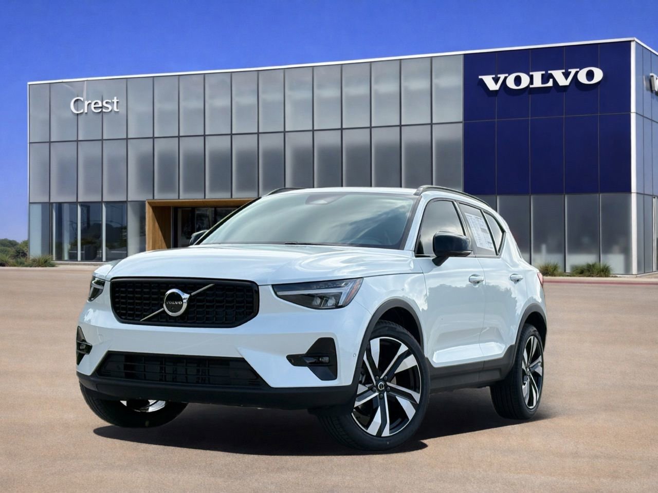 New 2026 Volvo XC40 B4 Plus w/ Protection Package Premier FWD video 1