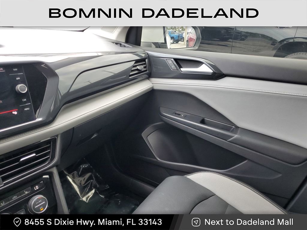 Used 2022 Volkswagen Taos SEL w/ Panoramic Sunroof Package image 21