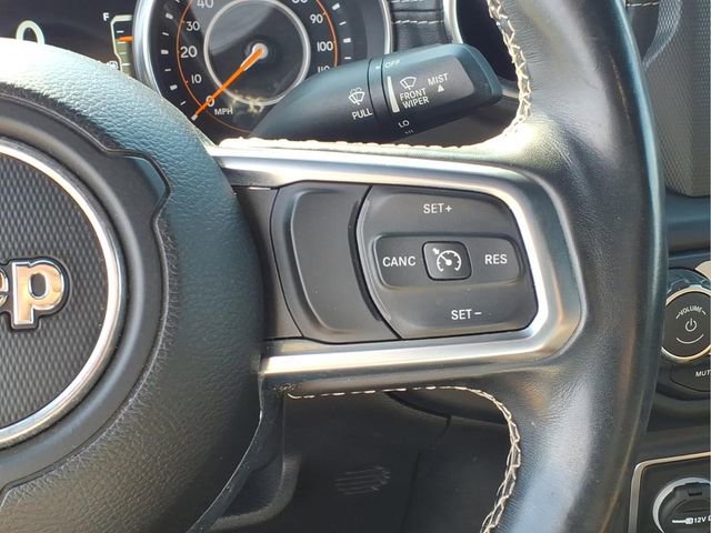 Used 2020 Jeep Gladiator Overland w/ Cold Weather Group image 16