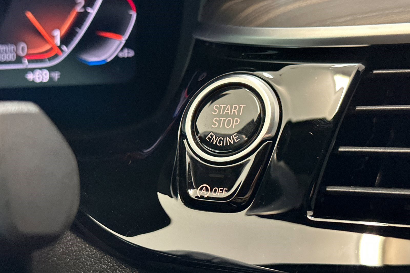 Used 2023 BMW 530i w/ M Sport Package image 33