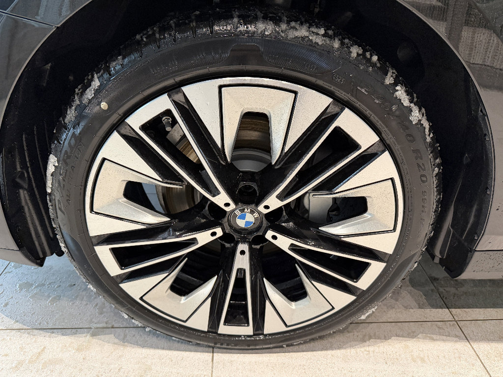 New 2026 BMW 530i xDrive w/ Premium Package AWD/4WD image 8