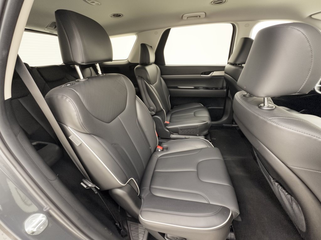 Used 2025 Hyundai Palisade SEL FWD image 29