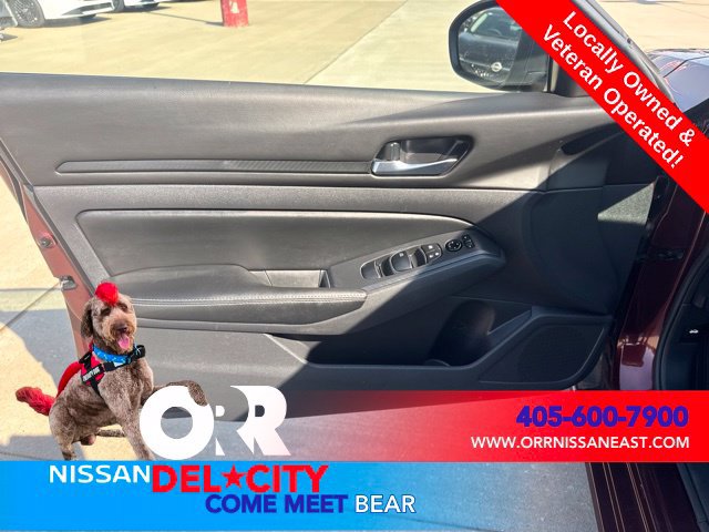 Used 2025 Nissan Altima 2.5 SV FWD image 15