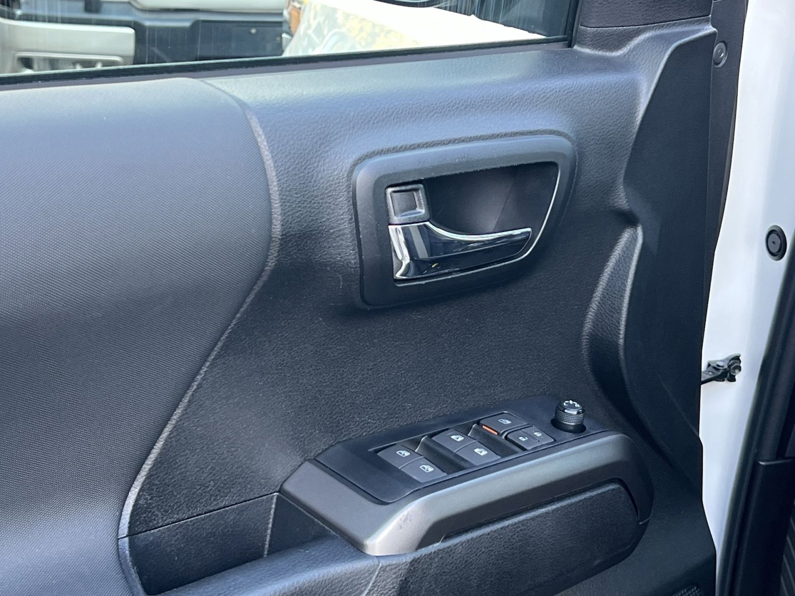 Used 2023 Toyota Tacoma TRD Sport image 11