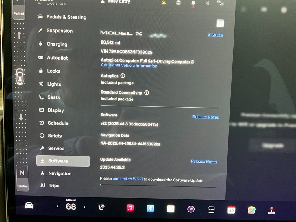 Used 2022 Tesla Model X image 16