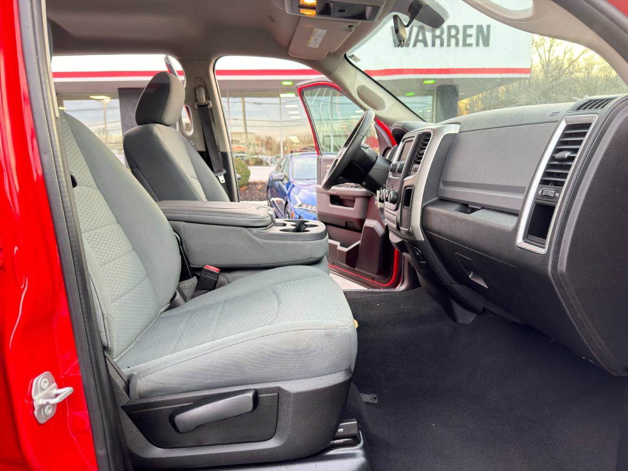 Used 2020 RAM 1500 Classic SLT image 24