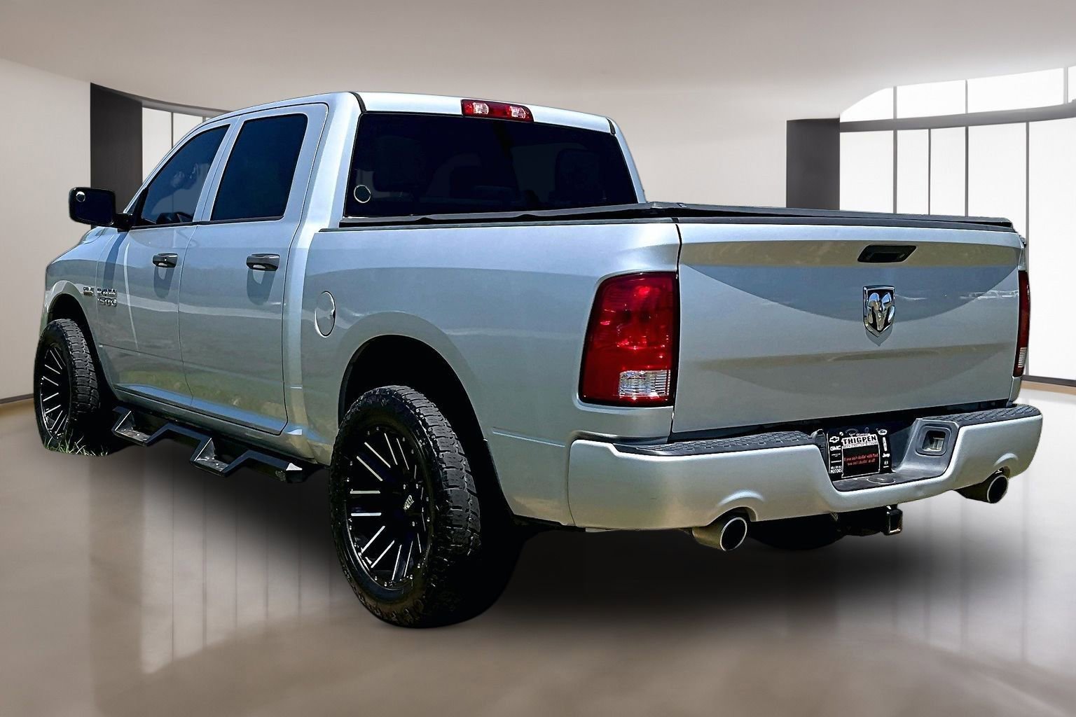 Used 2018 RAM 1500 Express w/ Express Value Package RWD image 4