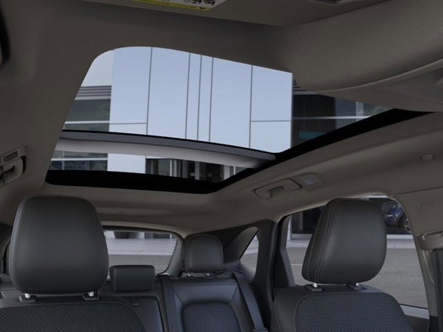 Used 2025 Ford Escape SE image 22