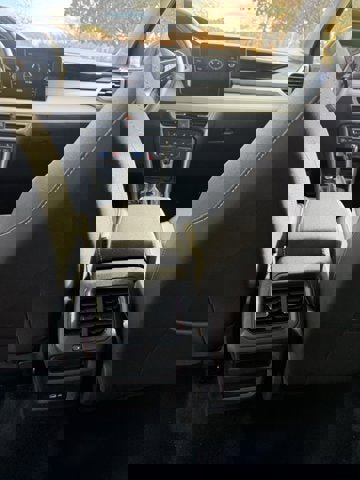 Certified 2025 Volkswagen Taos SEL image 11