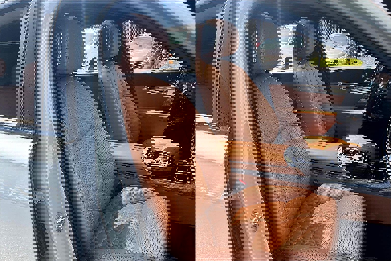 Used 2024 BMW 740i w/ Premium Package 2 image 9