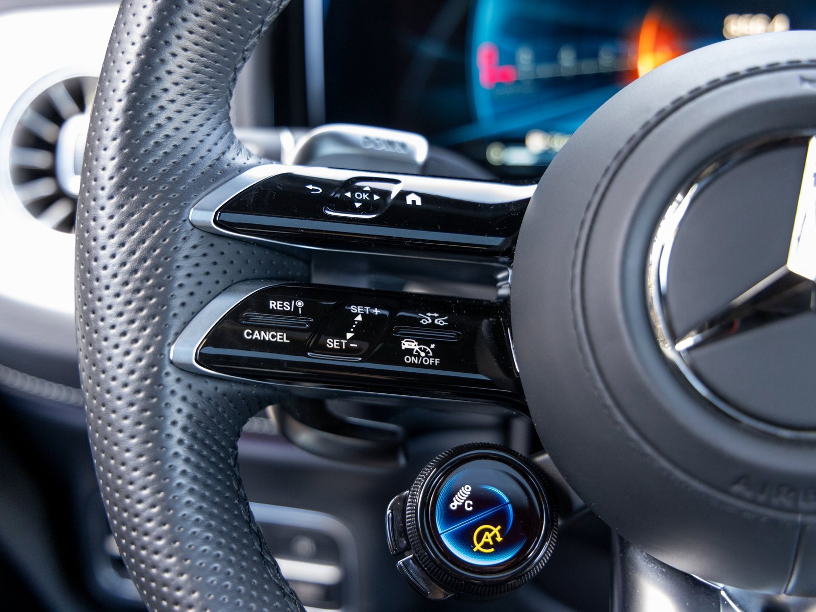 Used 2025 Mercedes-Benz G 63 AMG 4MATIC image 32