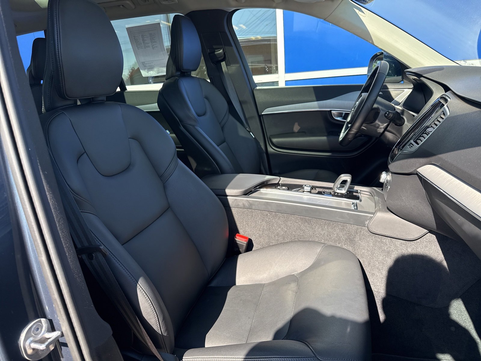 Used 2025 Volvo XC90 B5 Core image 14