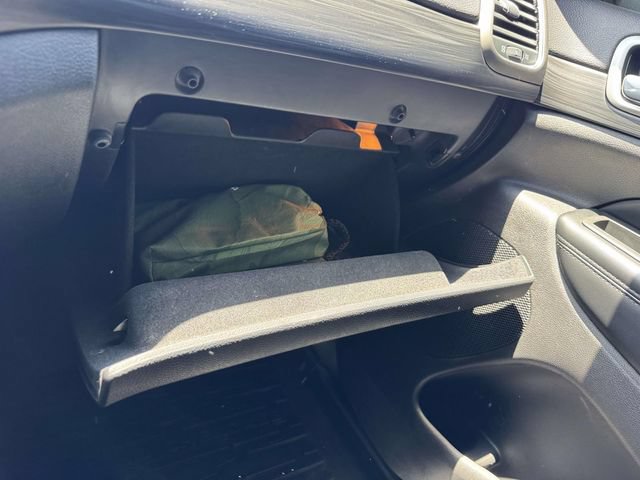 Used 2021 Jeep Grand Cherokee Laredo X RWD image 37