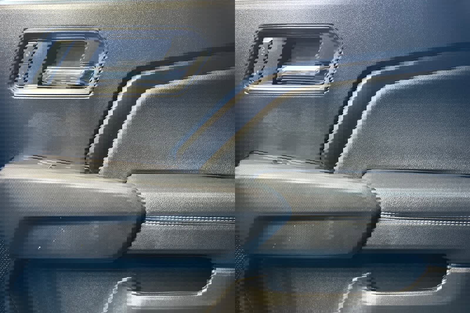 Used 2023 Chevrolet Colorado LT image 20