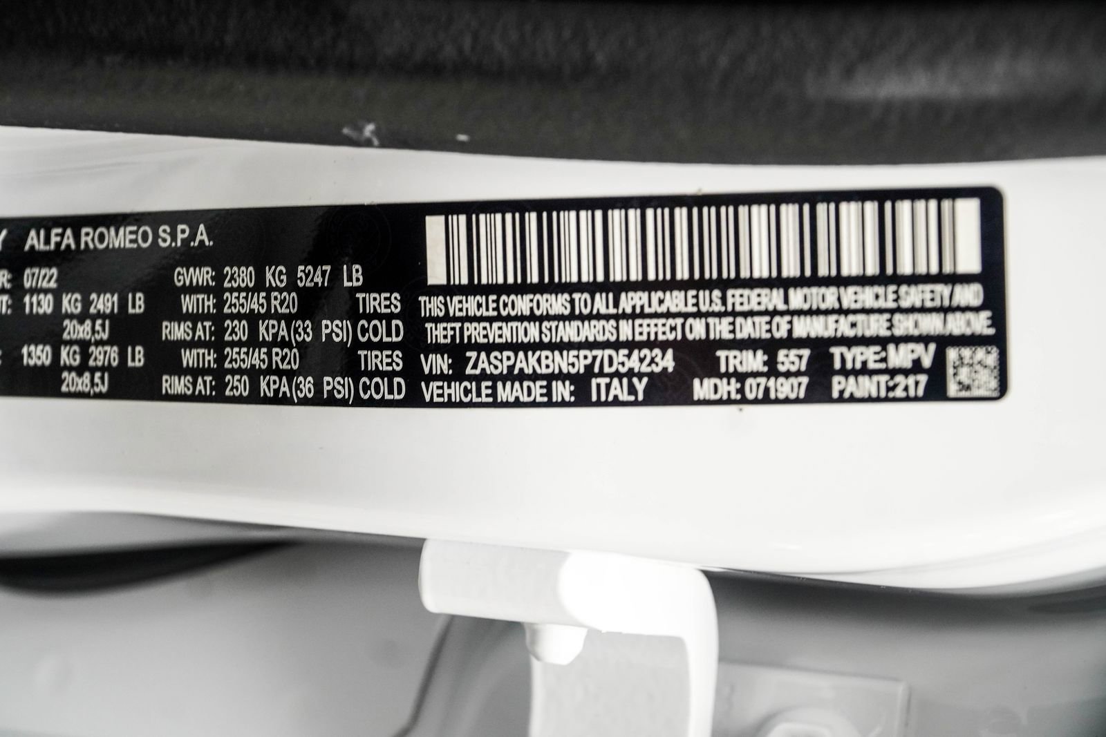 Used 2023 Alfa Romeo Stelvio Veloce AWD/4WD image 35