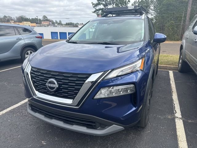 Used 2023 Nissan Rogue SV w/ SV Premium B Package image 3