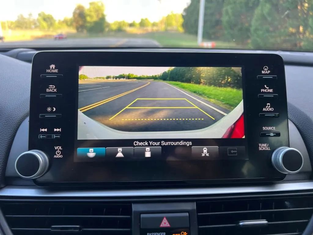 Used 2019 Honda Accord Touring image 35